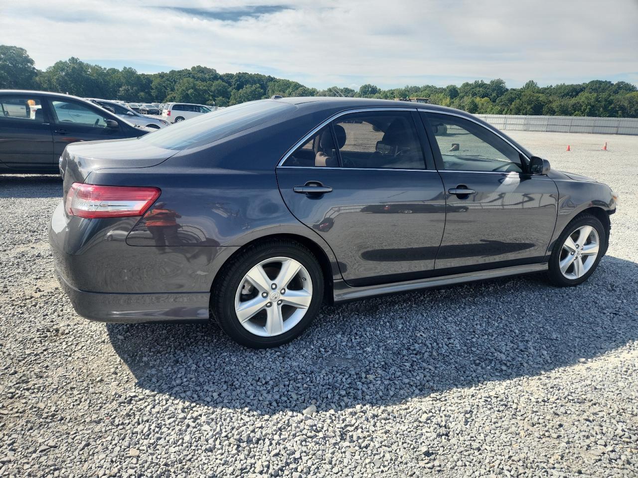 2010 Toyota Camry Se - Image 3