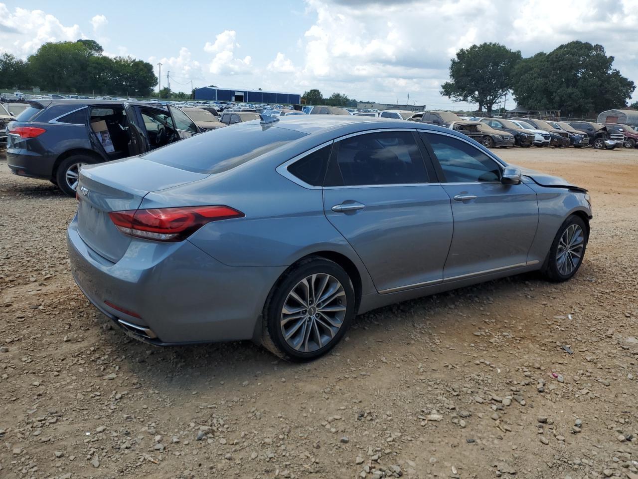 2015 Hyundai Genesis 3.8L - Фото 3