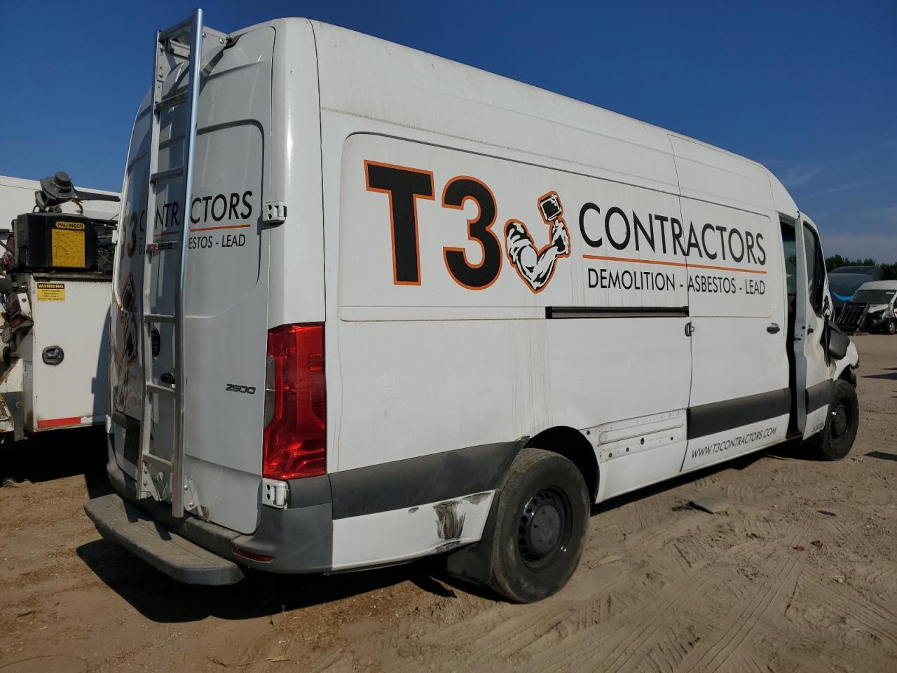 2022 Mercedes-Benz Sprinter 2500 - Фото 3