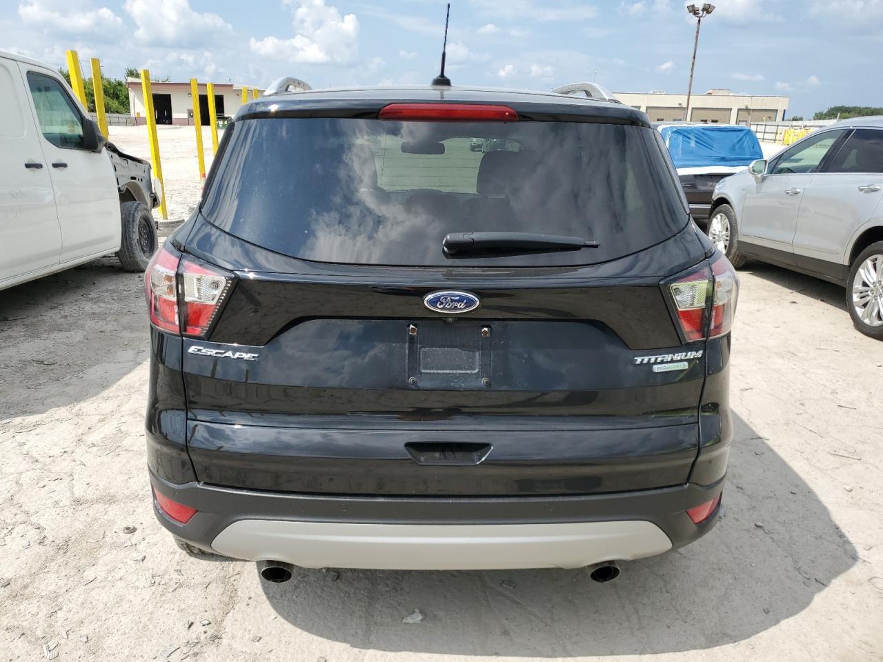 2017 Ford Escape Titanium - Image 6