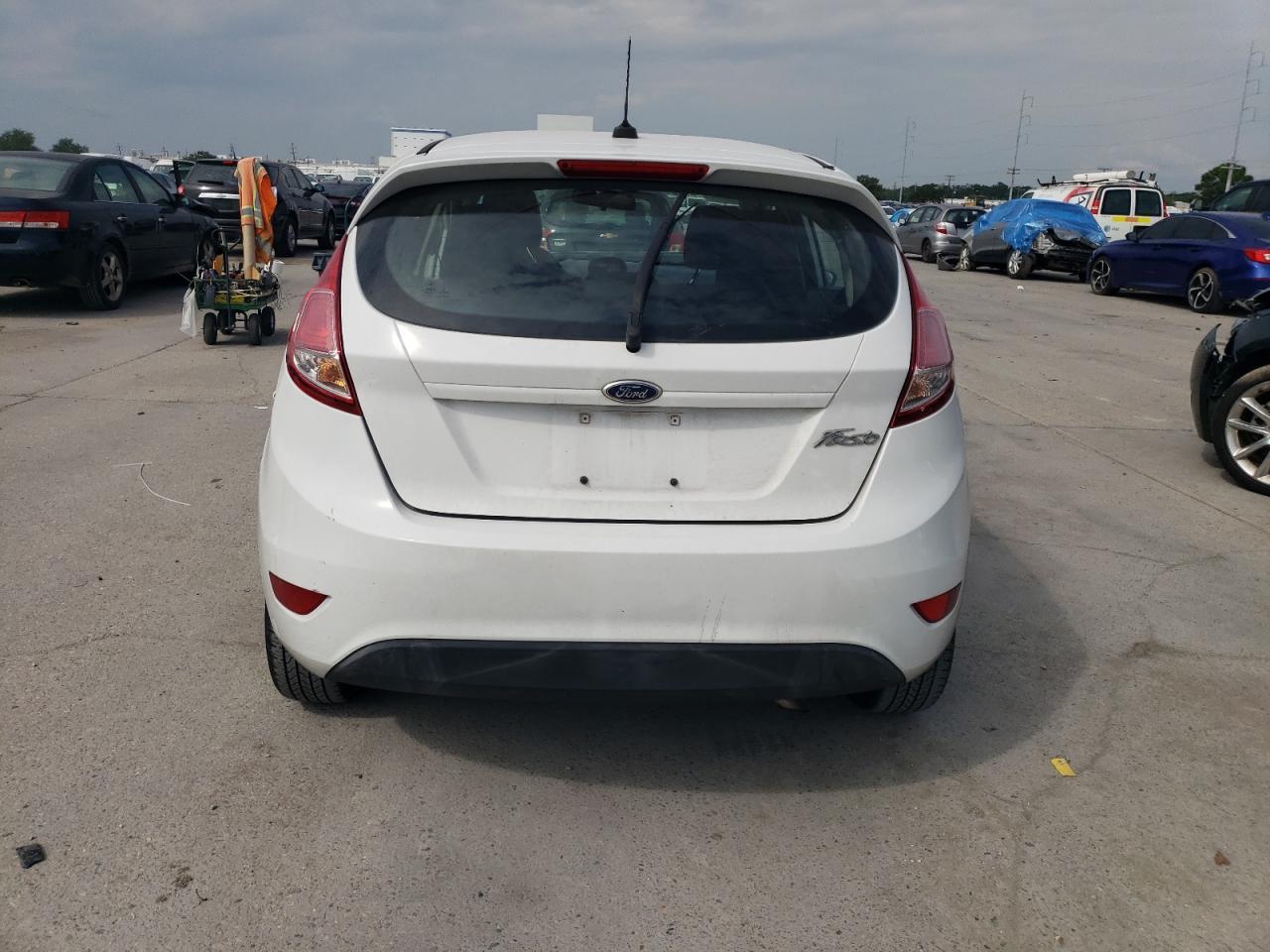 2016 Ford Fiesta S - Фото 6