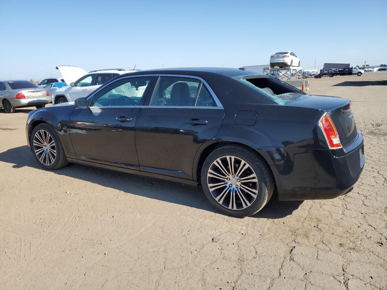 2013 Chrysler 300 S - Фото 2