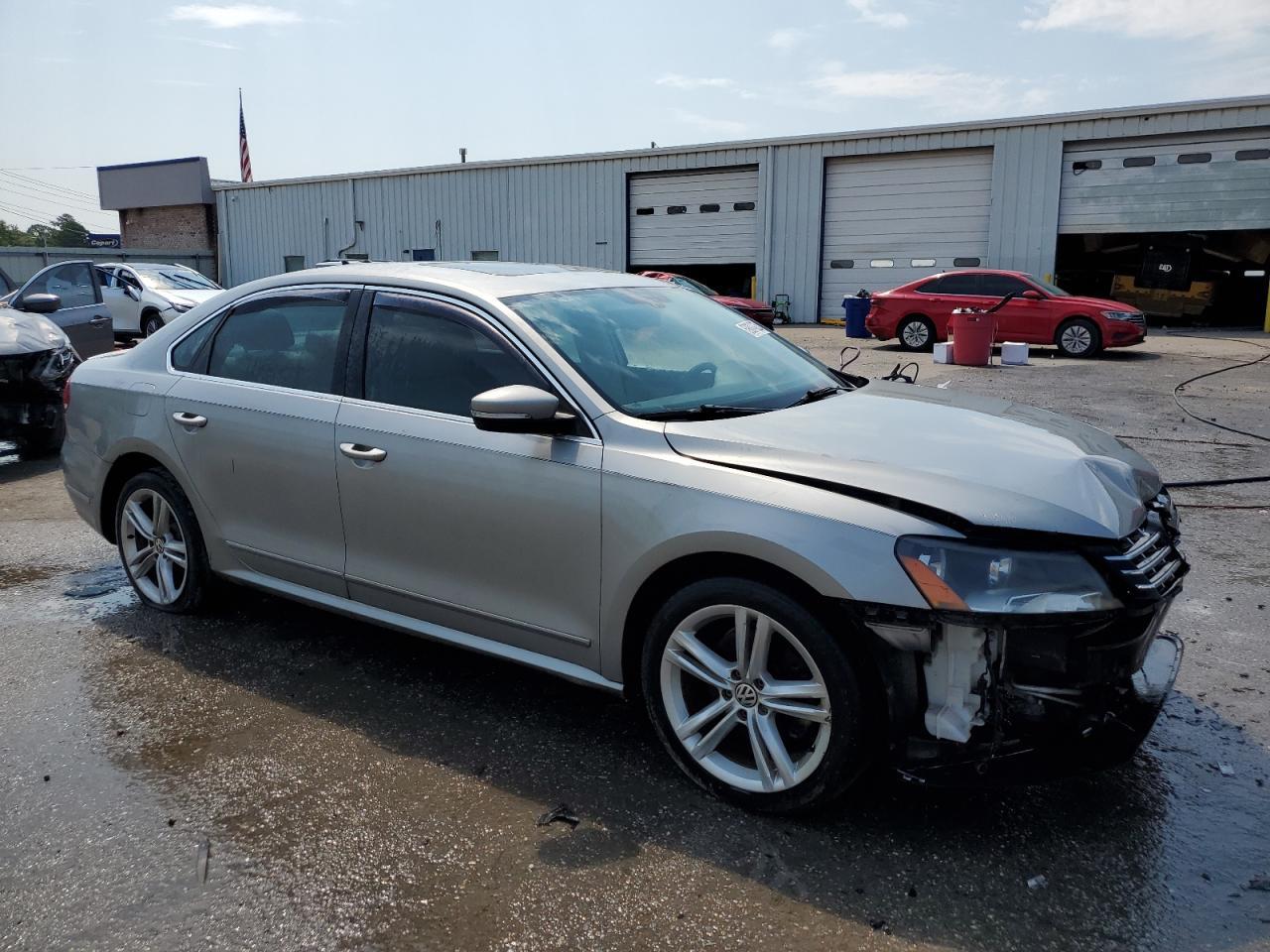 2013 Volkswagen Passat Sel - Фото 4