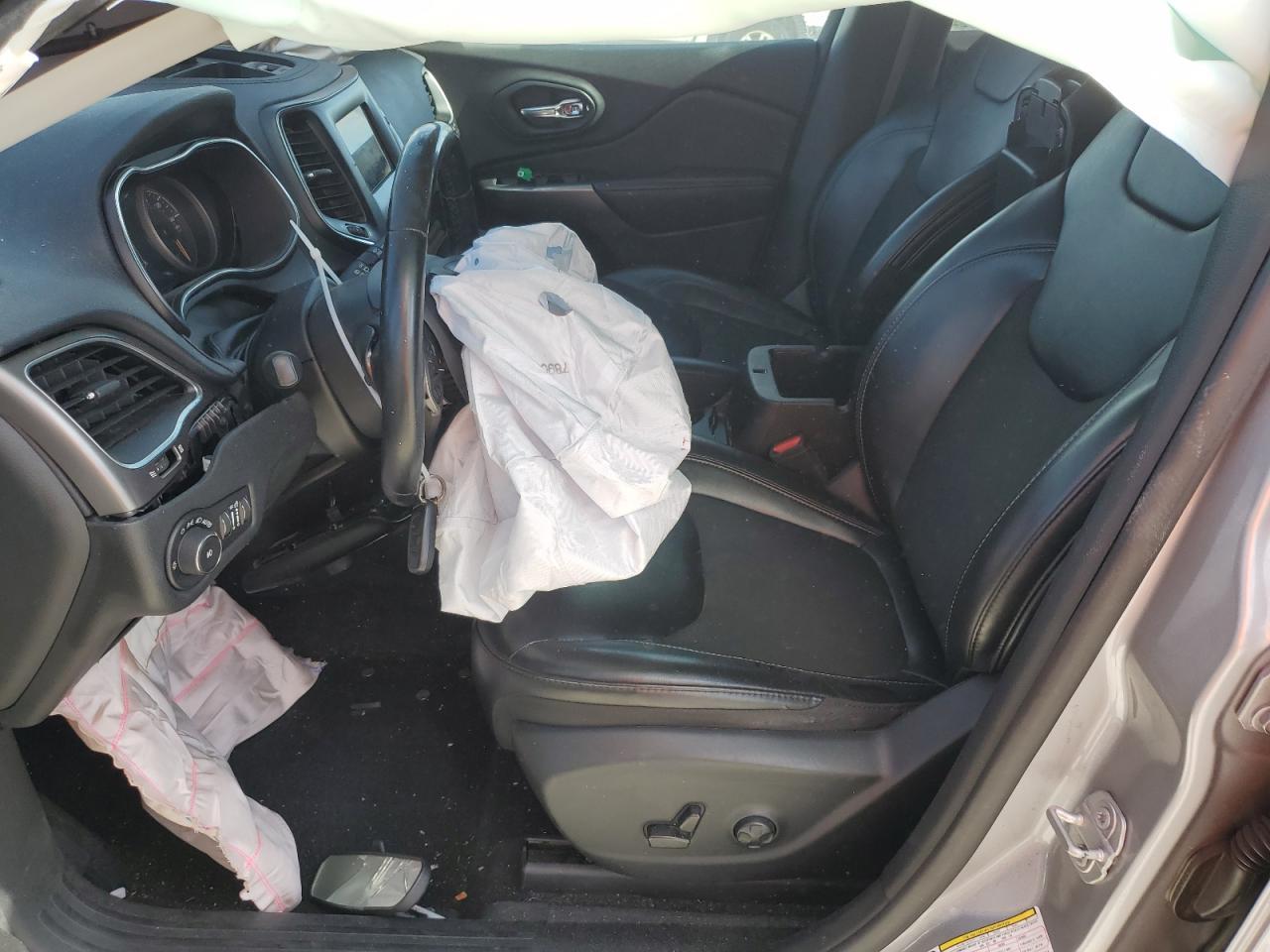 2019 Jeep Cherokee Latitude Plus - Фото 7