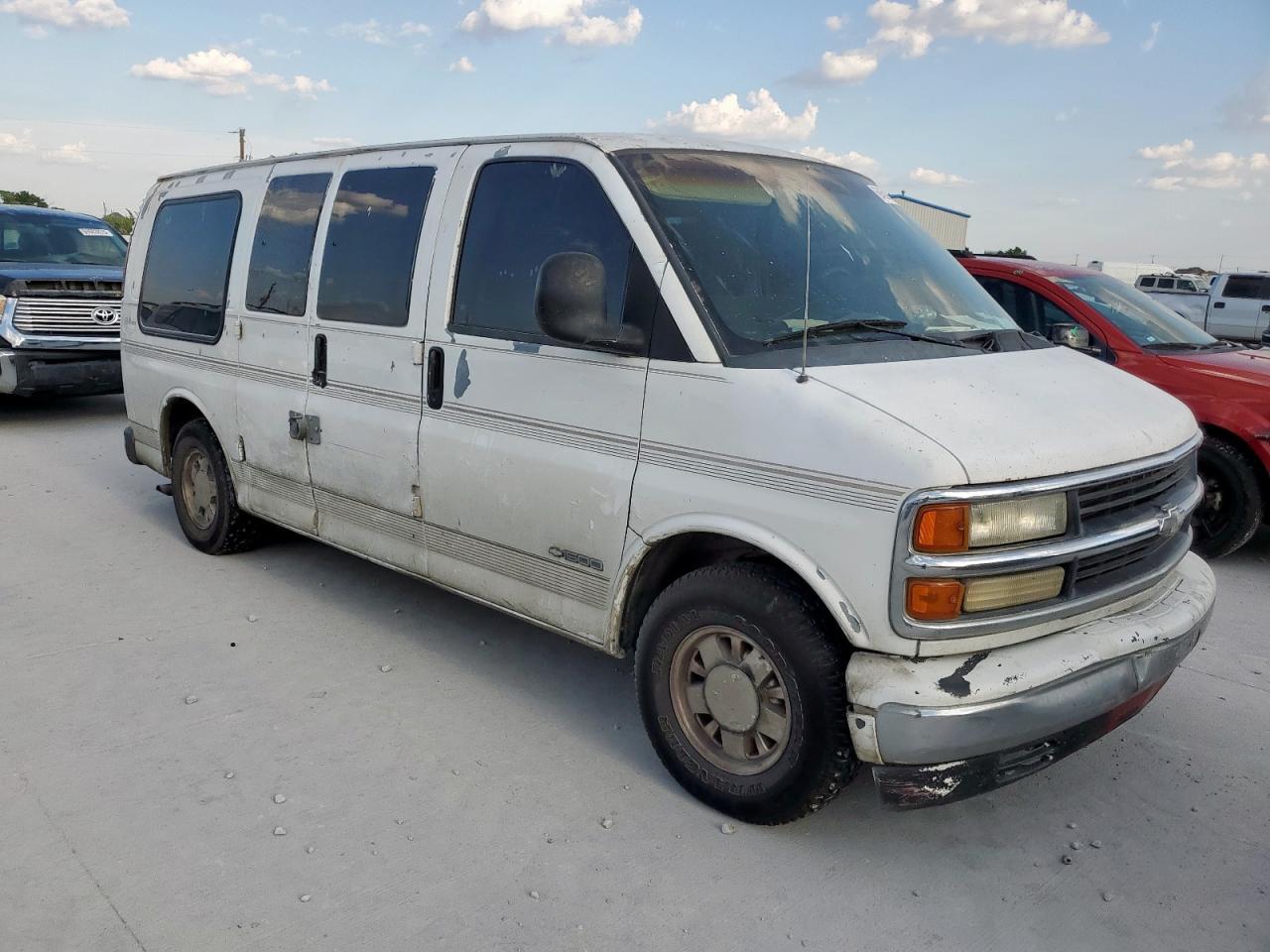 1999 Chevrolet Express G1500 - Фото 4