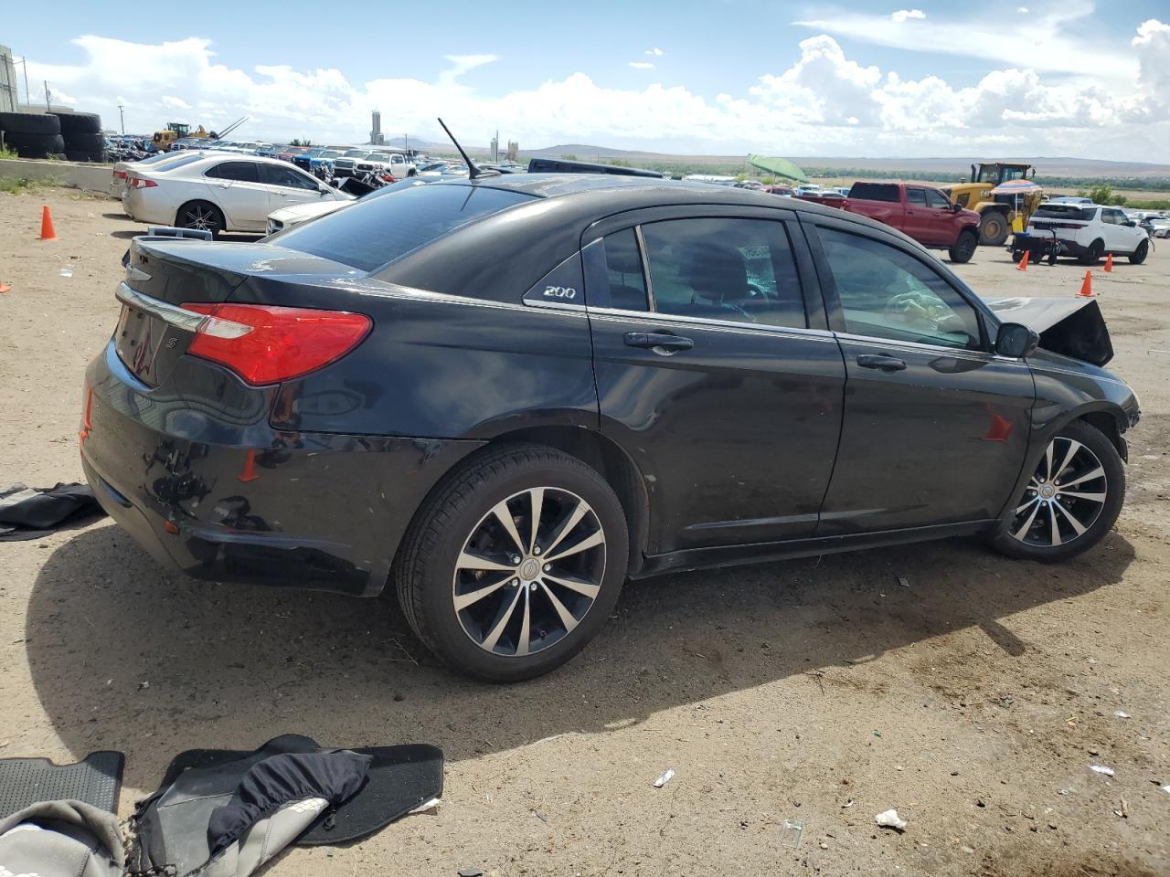 2014 Chrysler 200 Touring - Image 3