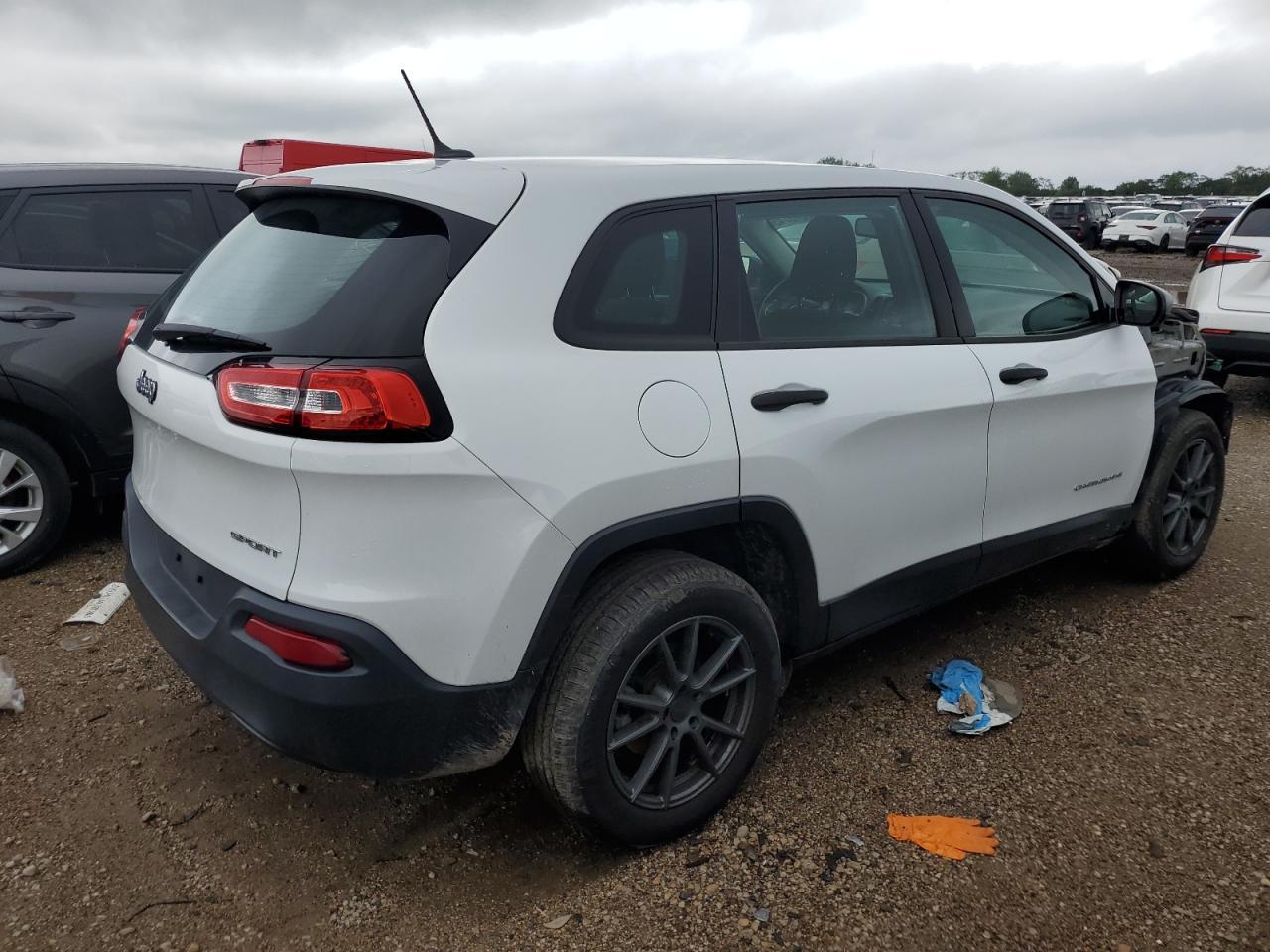 2016 Jeep Cherokee Sport - Image 3