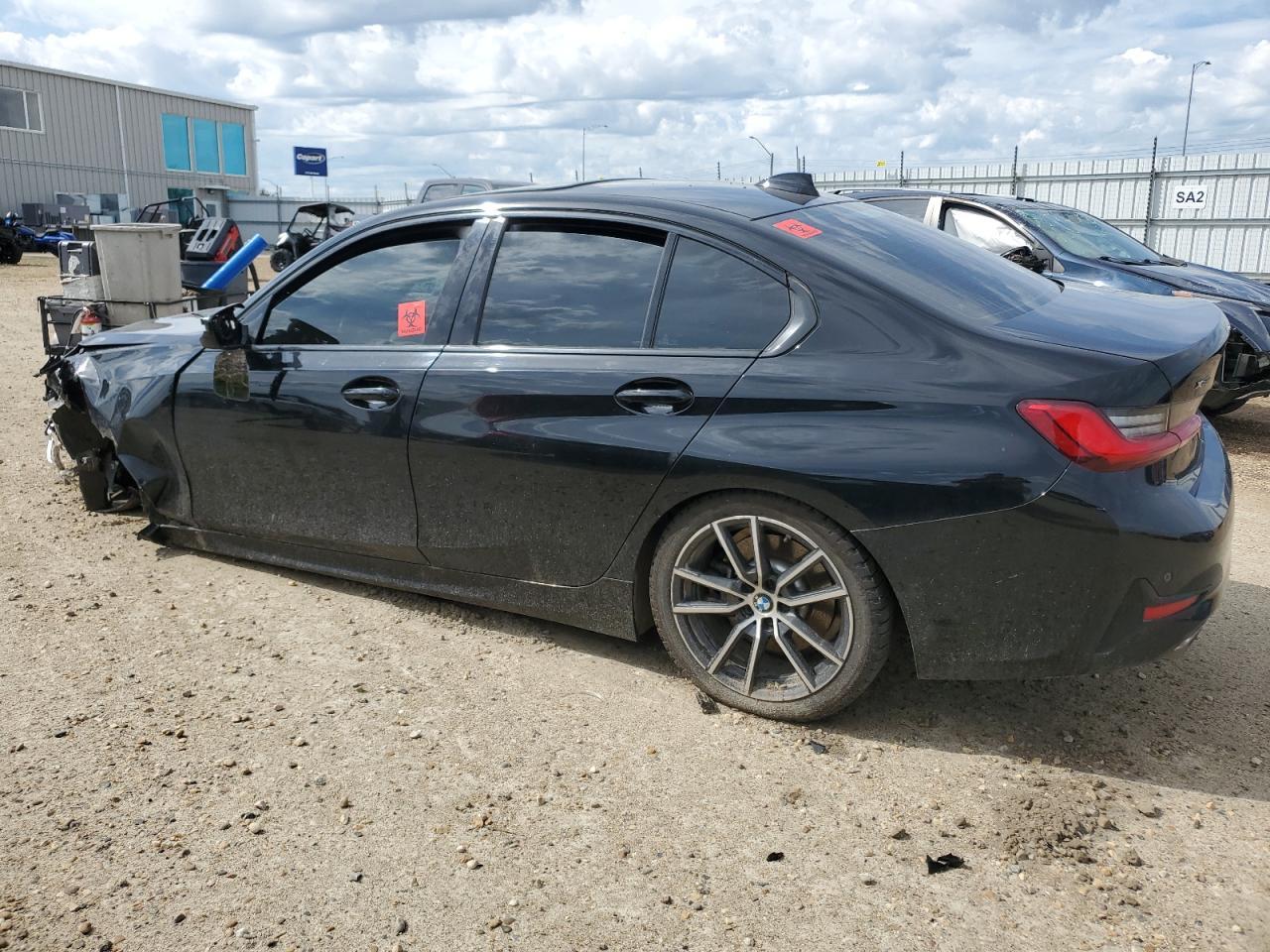 2021 BMW 330Xi - Фото 2