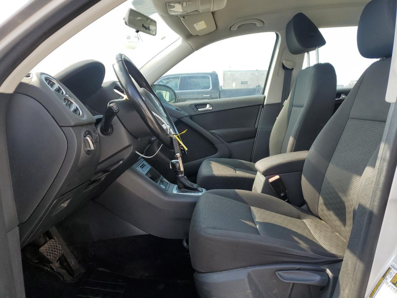 2017 Volkswagen Tiguan S - Фото 7