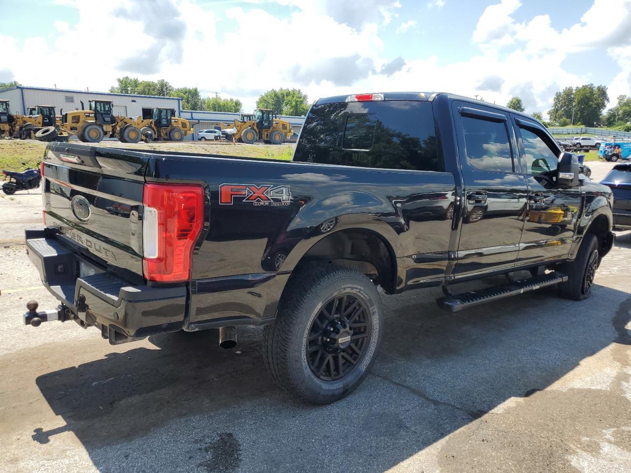 2019 Ford F250 Super Duty - Фото 3