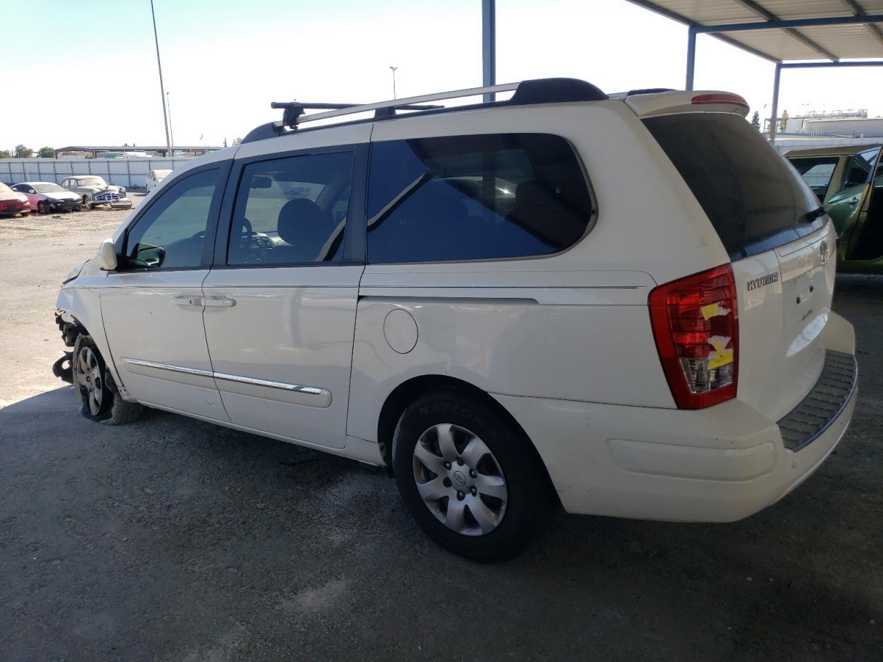 2008 Hyundai Entourage Gls - Image 2