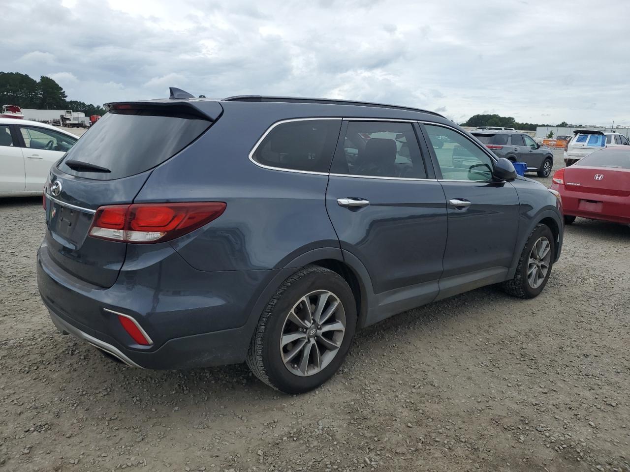2017 Hyundai Santa Fe Se - Image 3