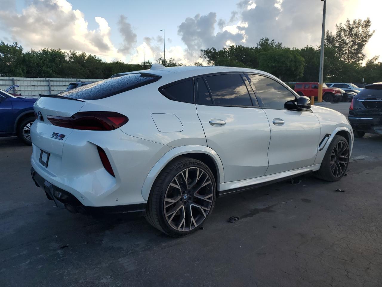2021 BMW X6 M - Фото 3
