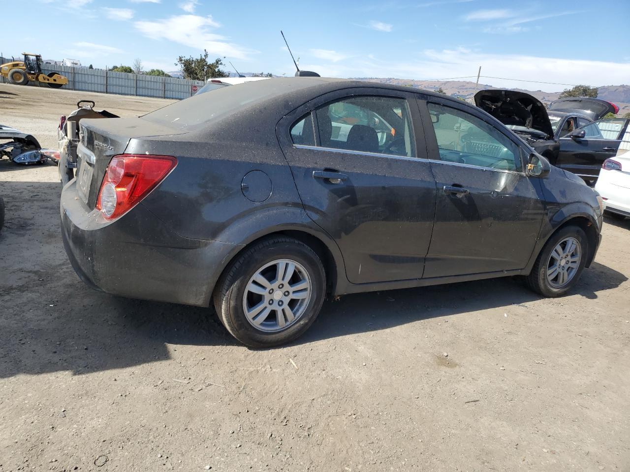 2016 Chevrolet Sonic Lt - Фото 3