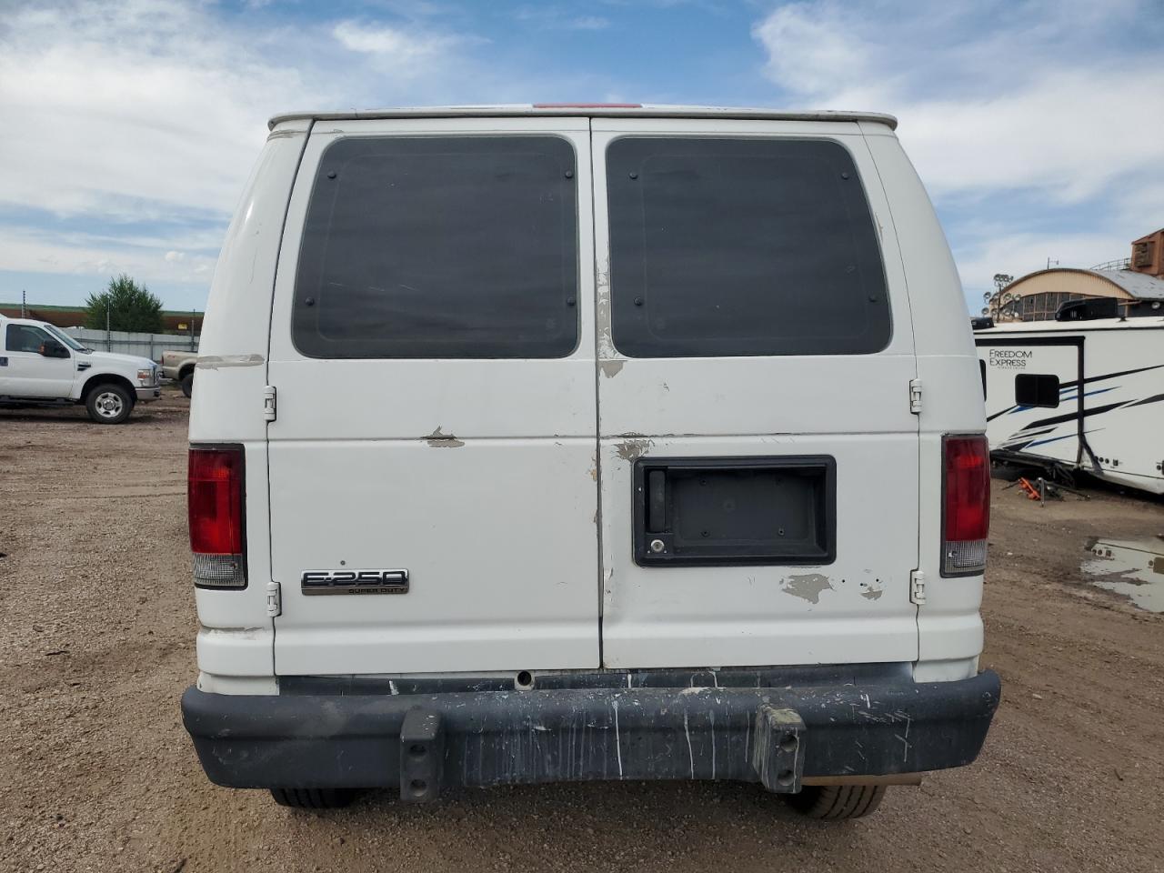 2009 Ford Econoline E250 Van - Image 6