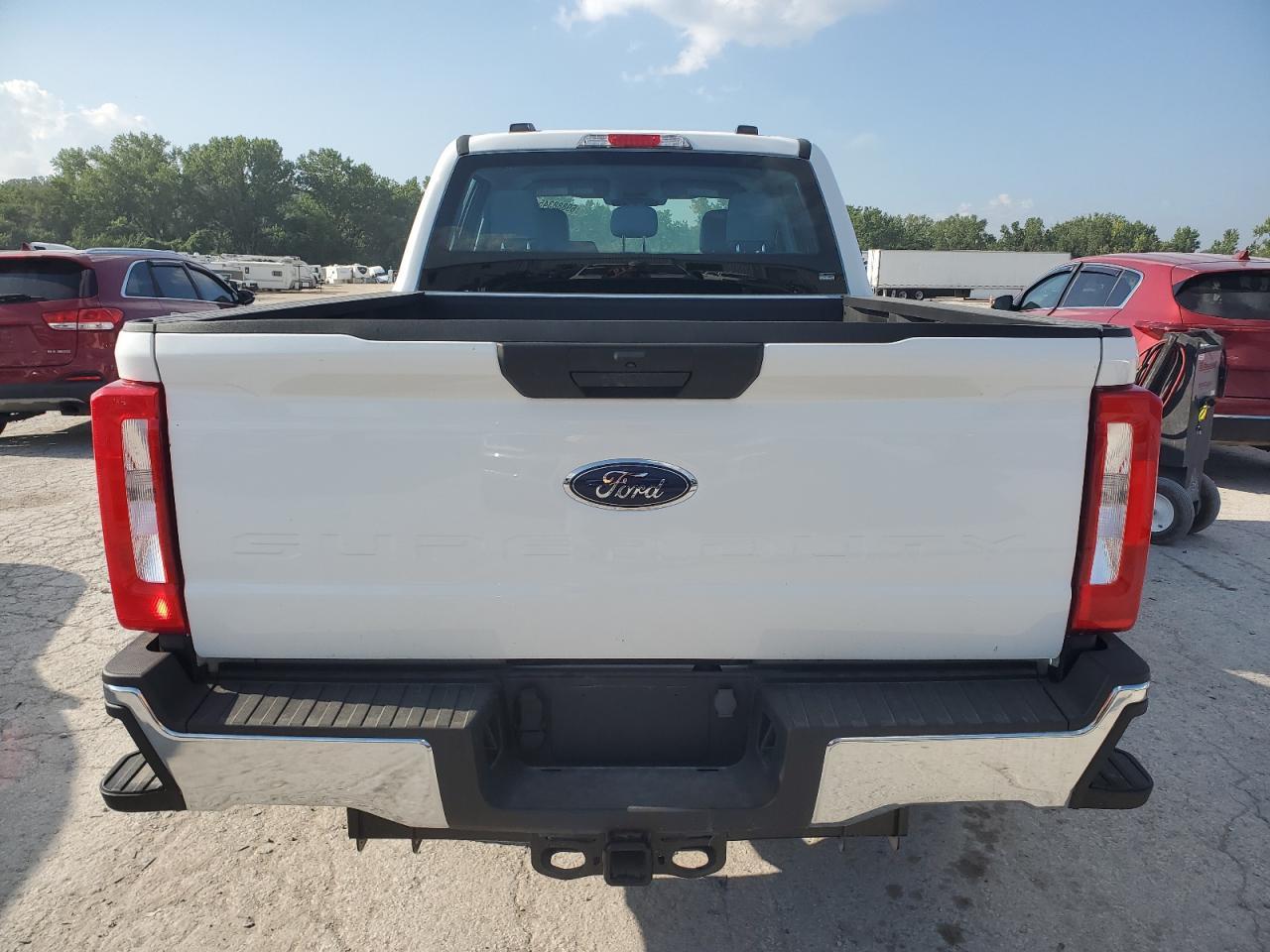 2024 Ford F250 Super Duty - Фото 6