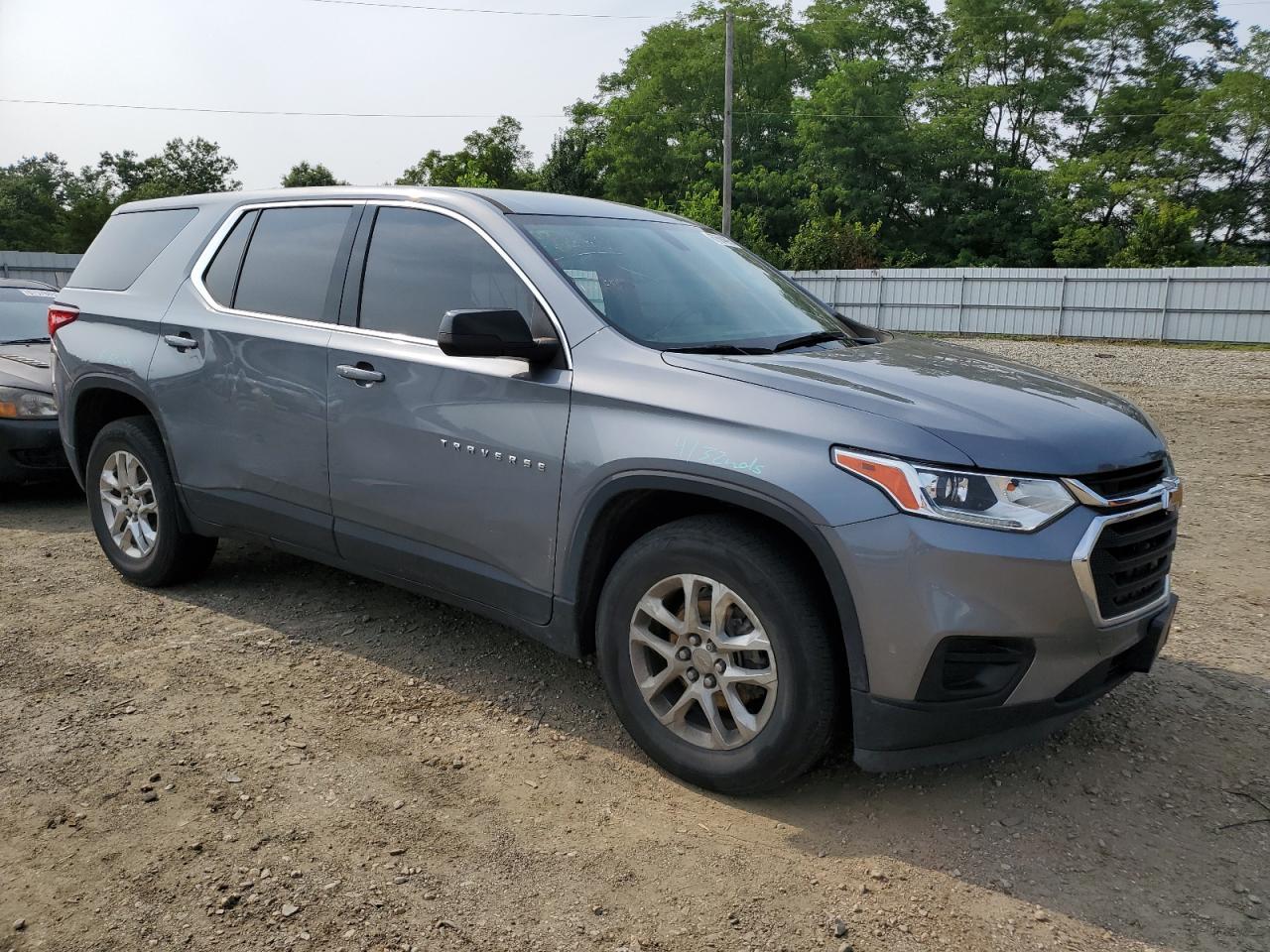 2021 Chevrolet Traverse Ls - Image 4