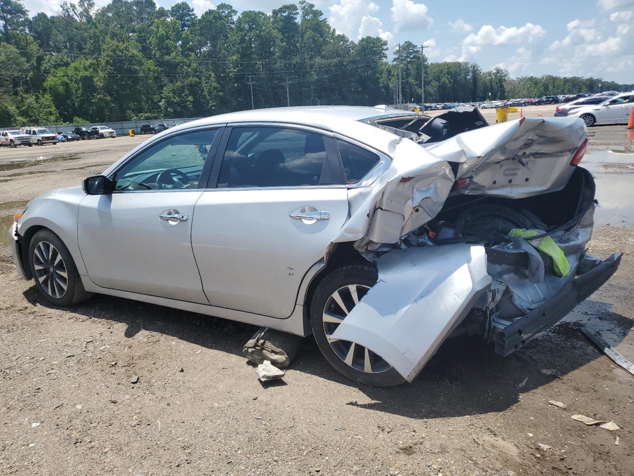 2017 Nissan Altima 2.5 - Image 2