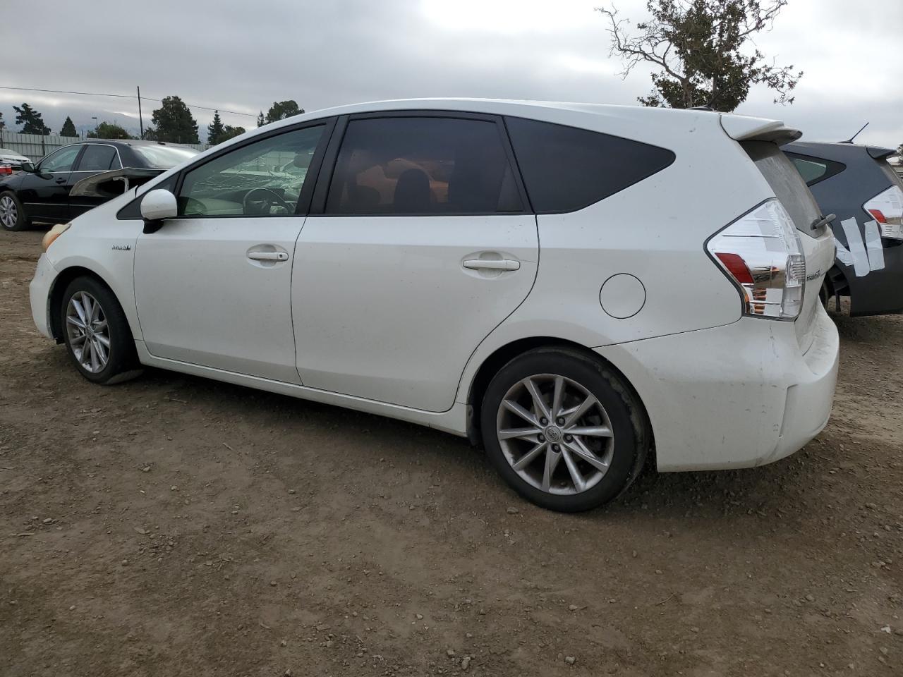 2013 Toyota Prius V - Фото 2