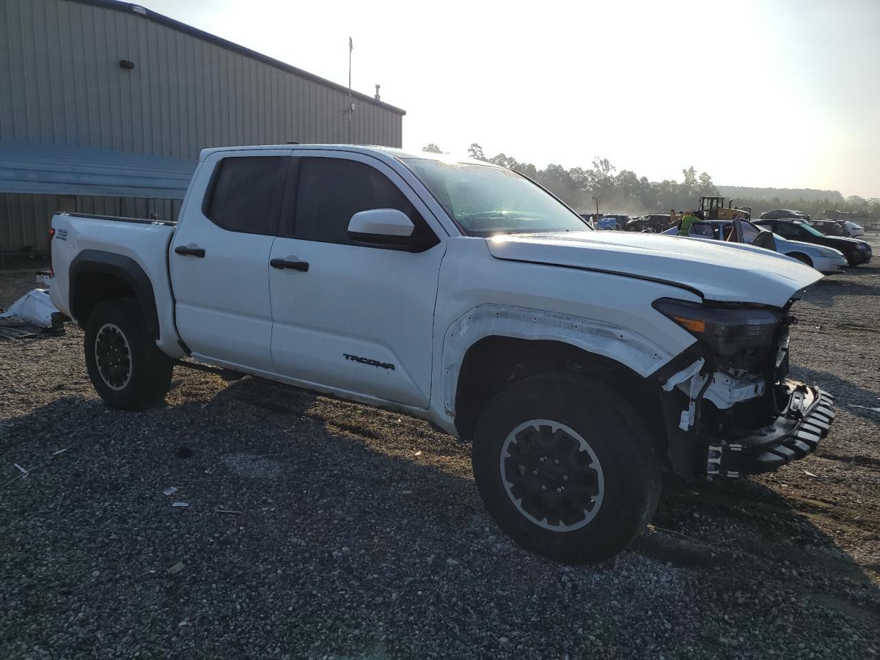 2024 Toyota Tacoma Double Cab - Image 4
