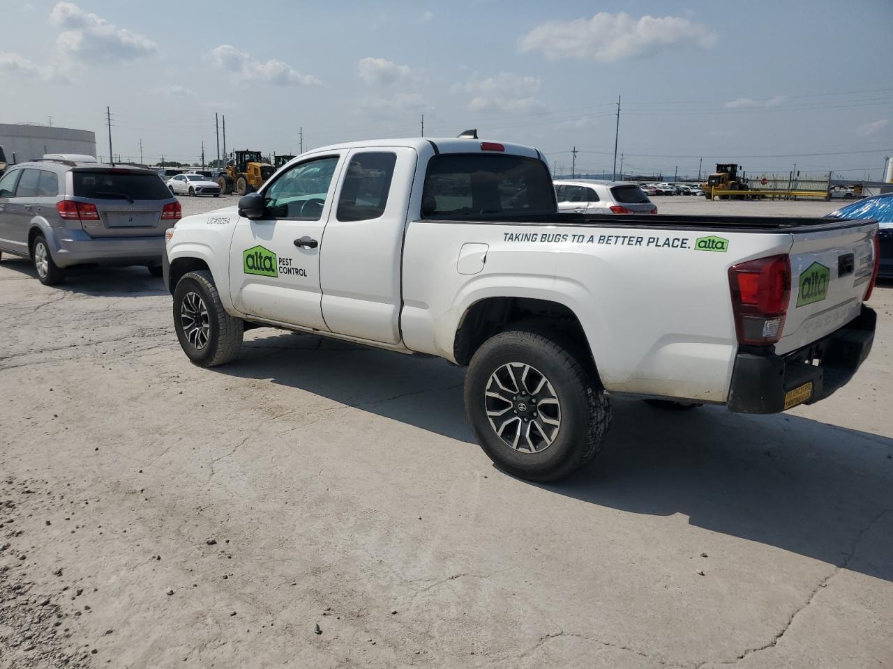 2020 Toyota Tacoma Access Cab - Image 2