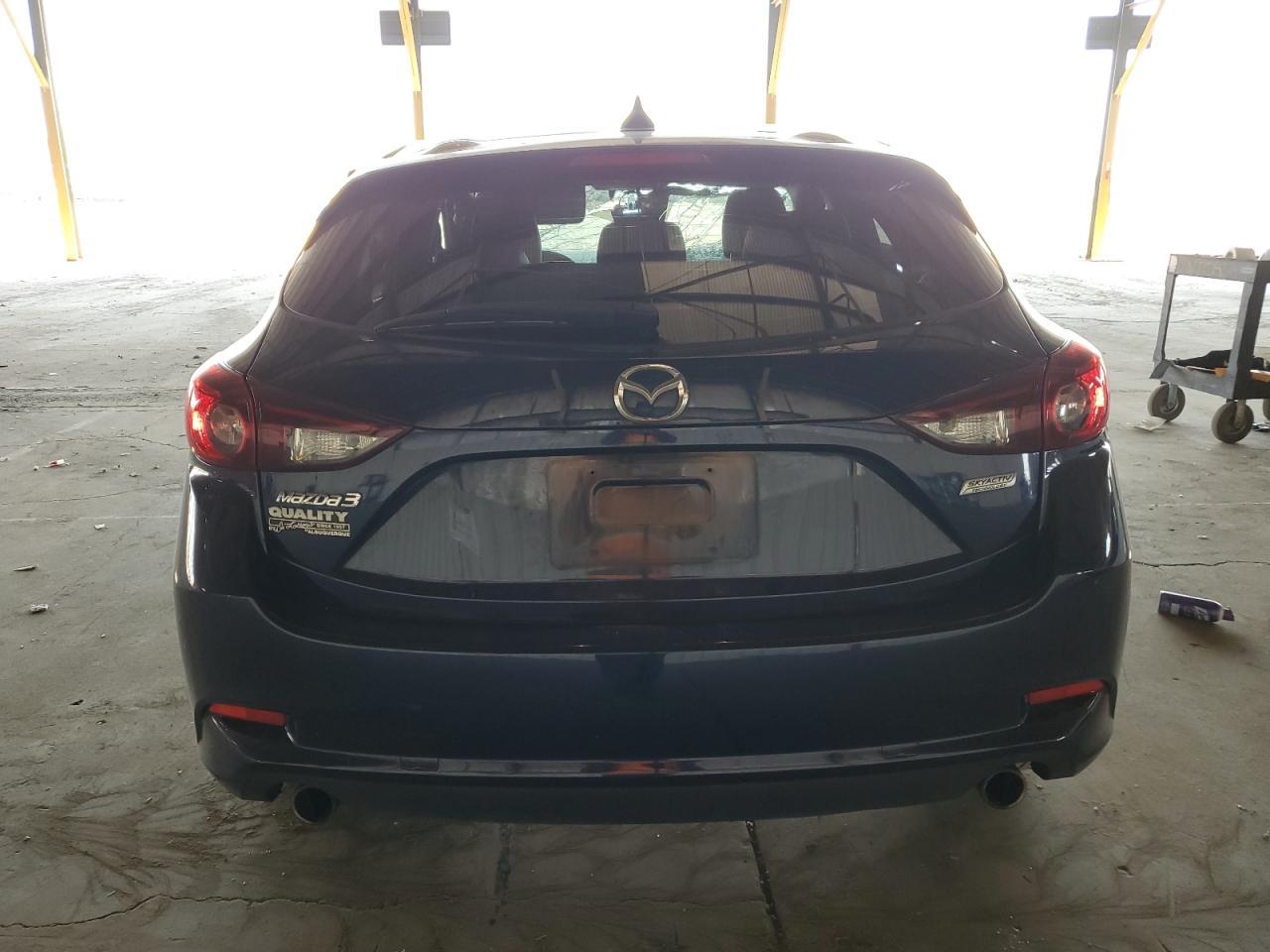 2018 Mazda 3 Touring - Image 6