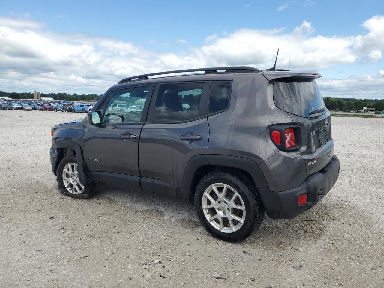 2021 Jeep Renegade Latitude - Фото 2