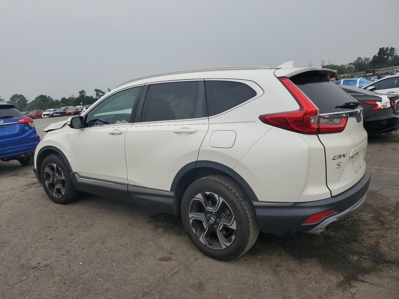 2018 Honda Cr-V Touring - Image 2