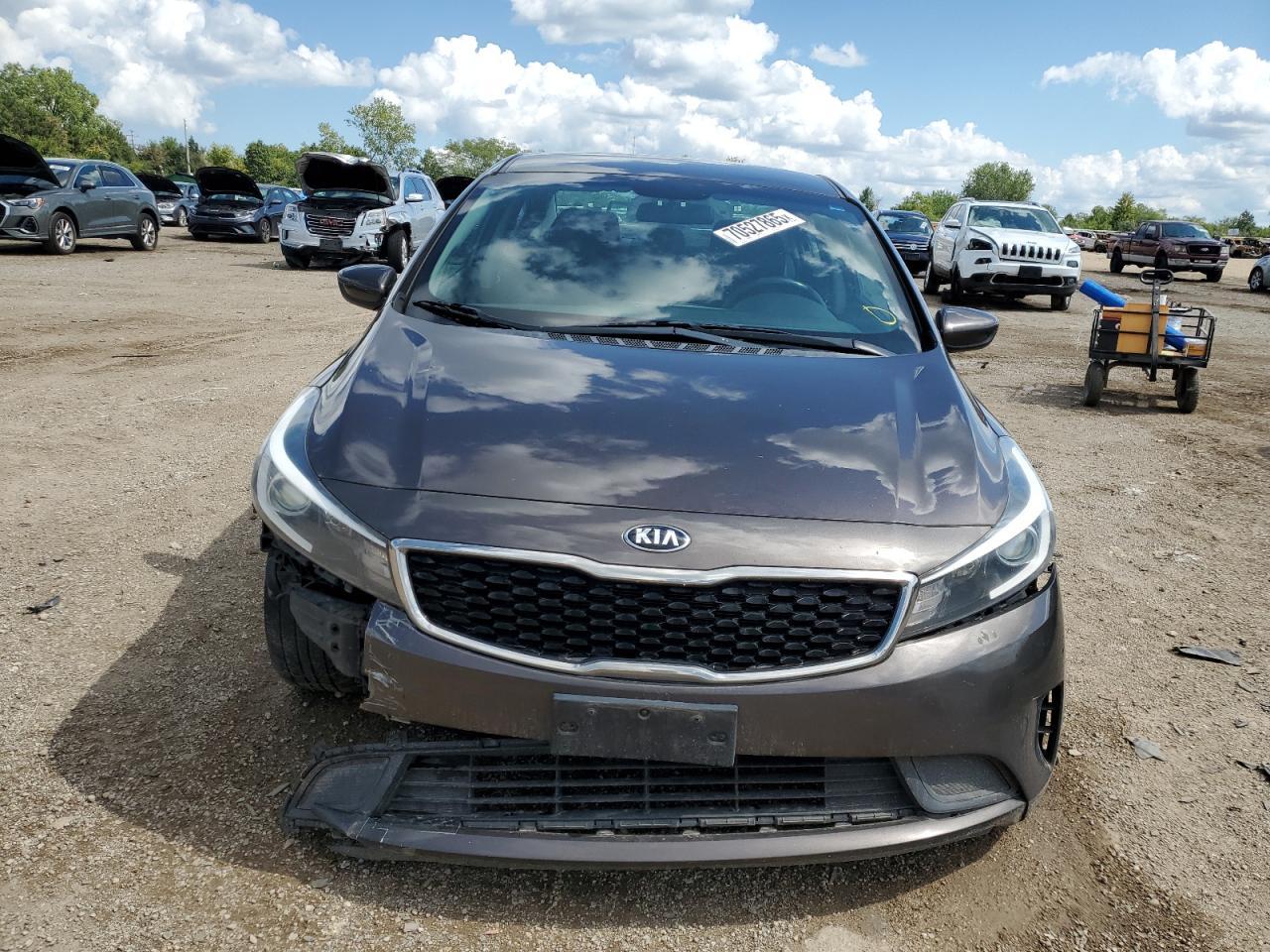 2017 Kia Forte Lx - Image 5