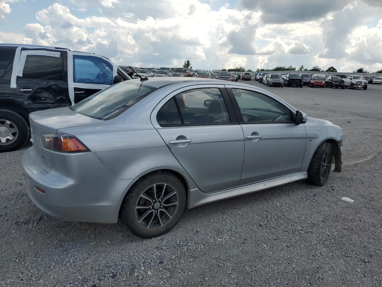 2015 Mitsubishi Lancer Se - Фото 3