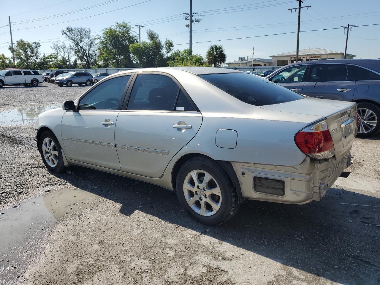 2005 Toyota Camry Le - Image 2