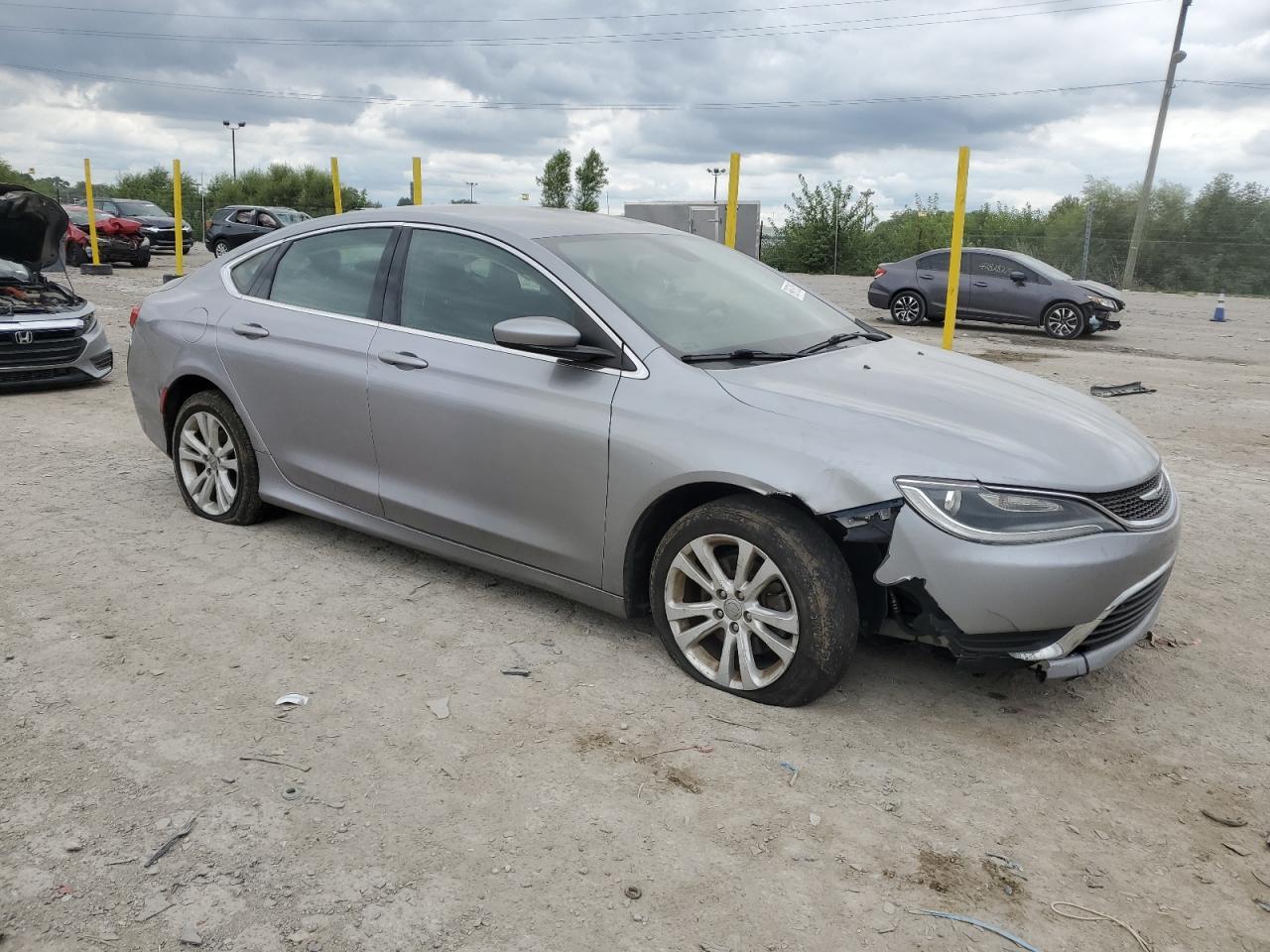 2016 Chrysler 200 Limited - Image 4