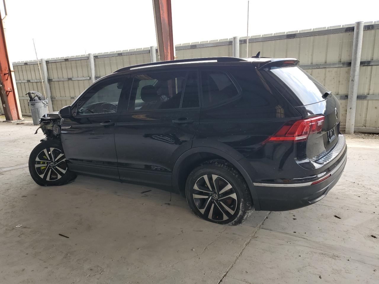 2022 Volkswagen Tiguan S - Фото 2