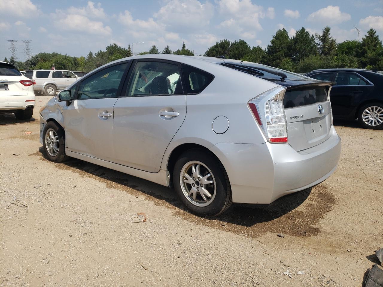 2010 Toyota Prius Iv - Image 2