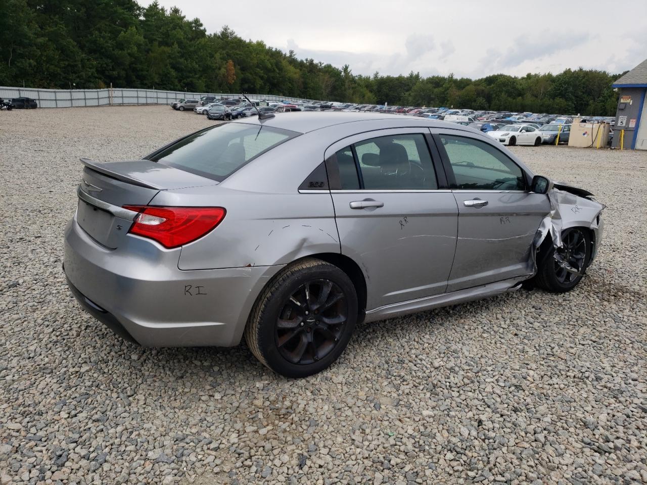 2014 Chrysler 200 Touring - Image 3