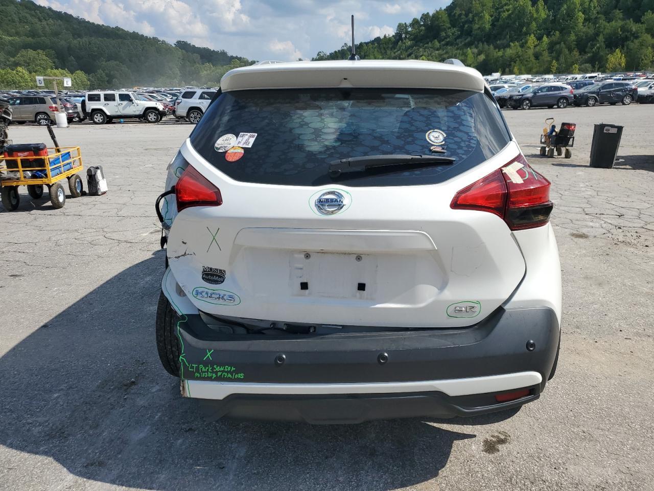 2020 Nissan Kicks Sr - Image 6