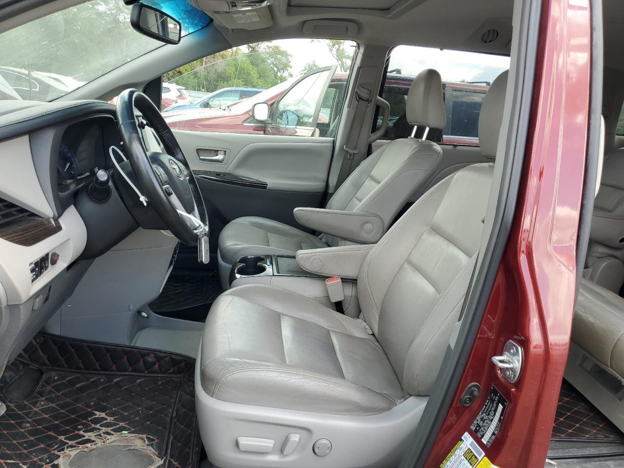 2015 Toyota Sienna Xle - Image 7