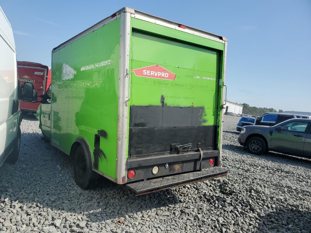 2003 Ford Econoline E350 Super Duty Cutaway Van E350 Super Duty Cutaway Van - Фото 2
