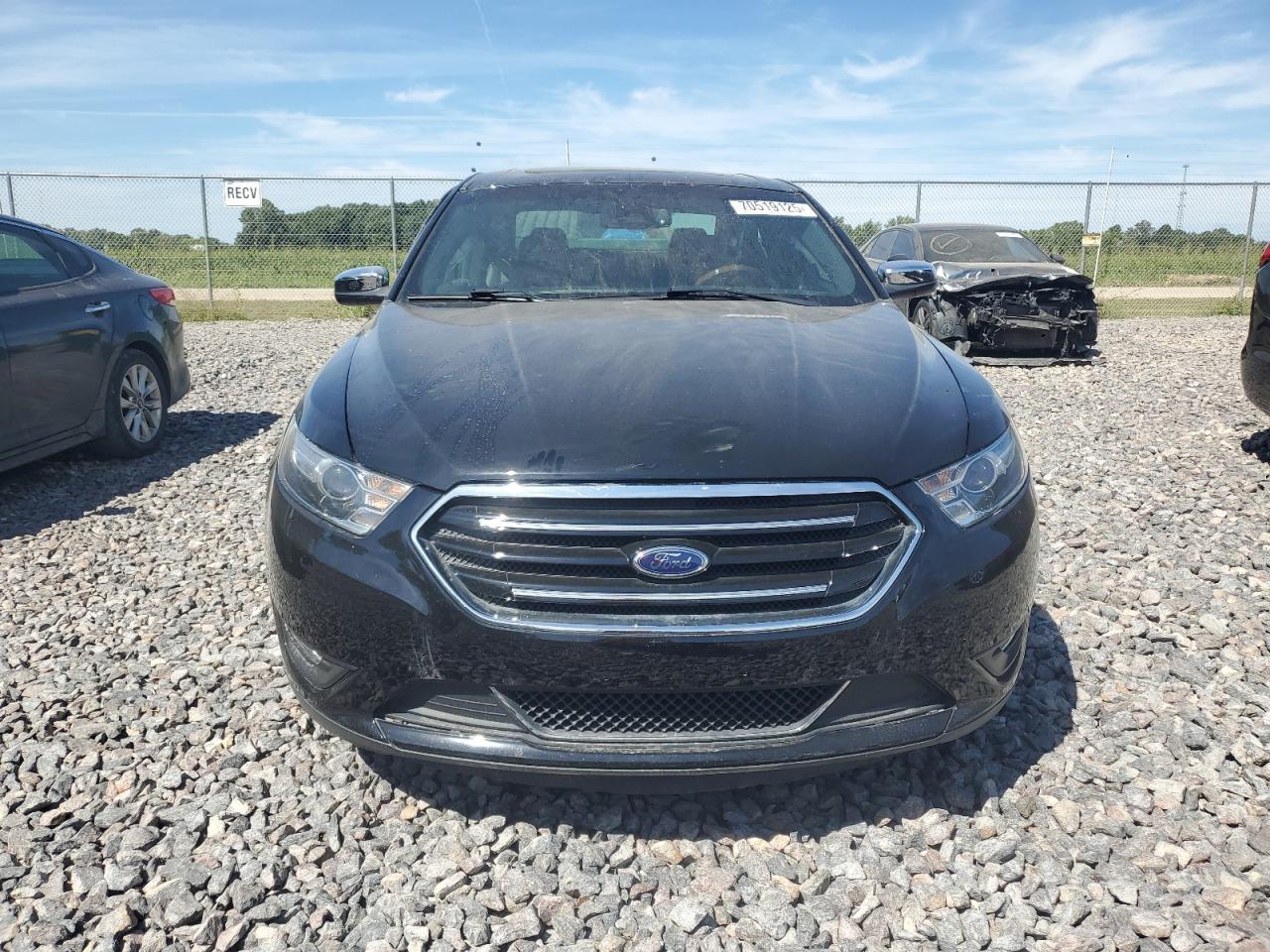 2017 Ford Taurus Limited - Image 5