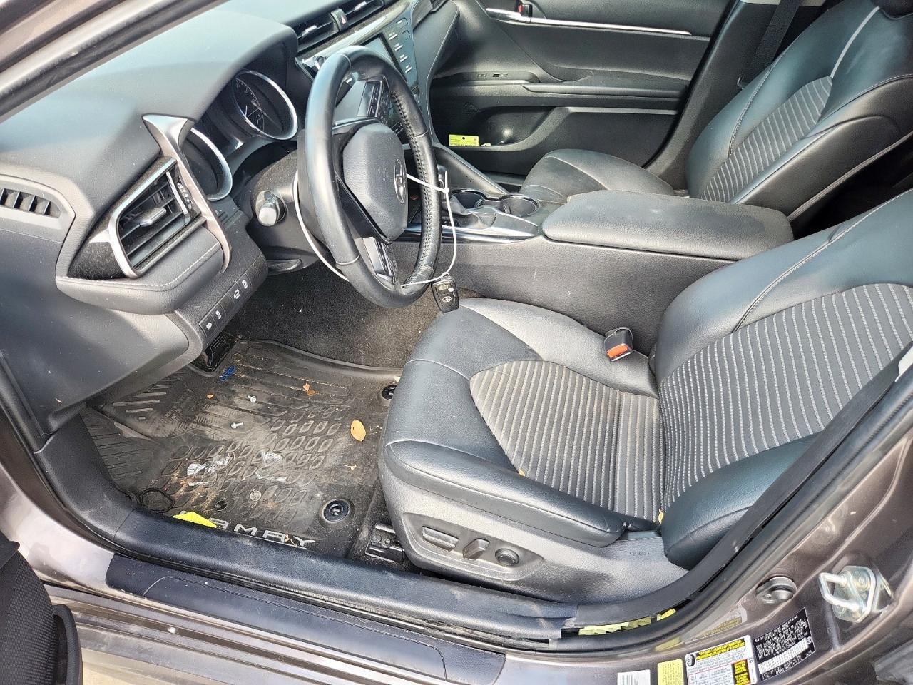 2020 Toyota Camry Se - Фото 7