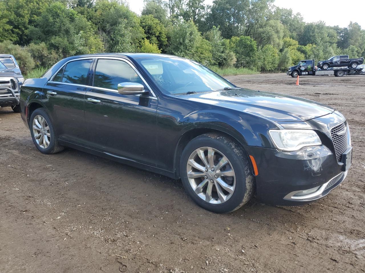 2017 Chrysler 300C - Фото 4