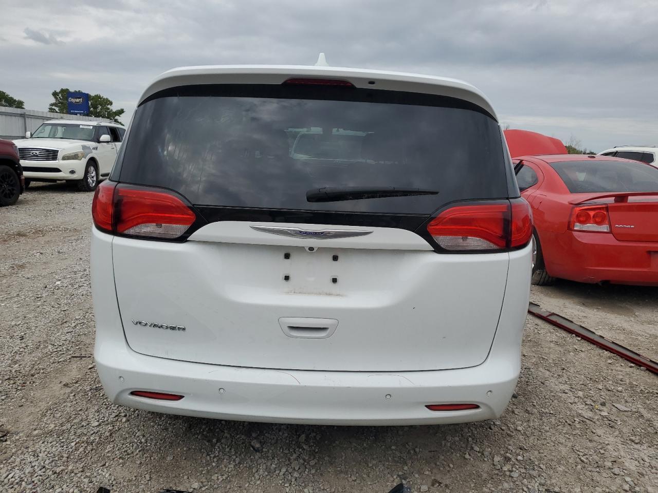 2020 Chrysler Voyager Lx - Фото 6