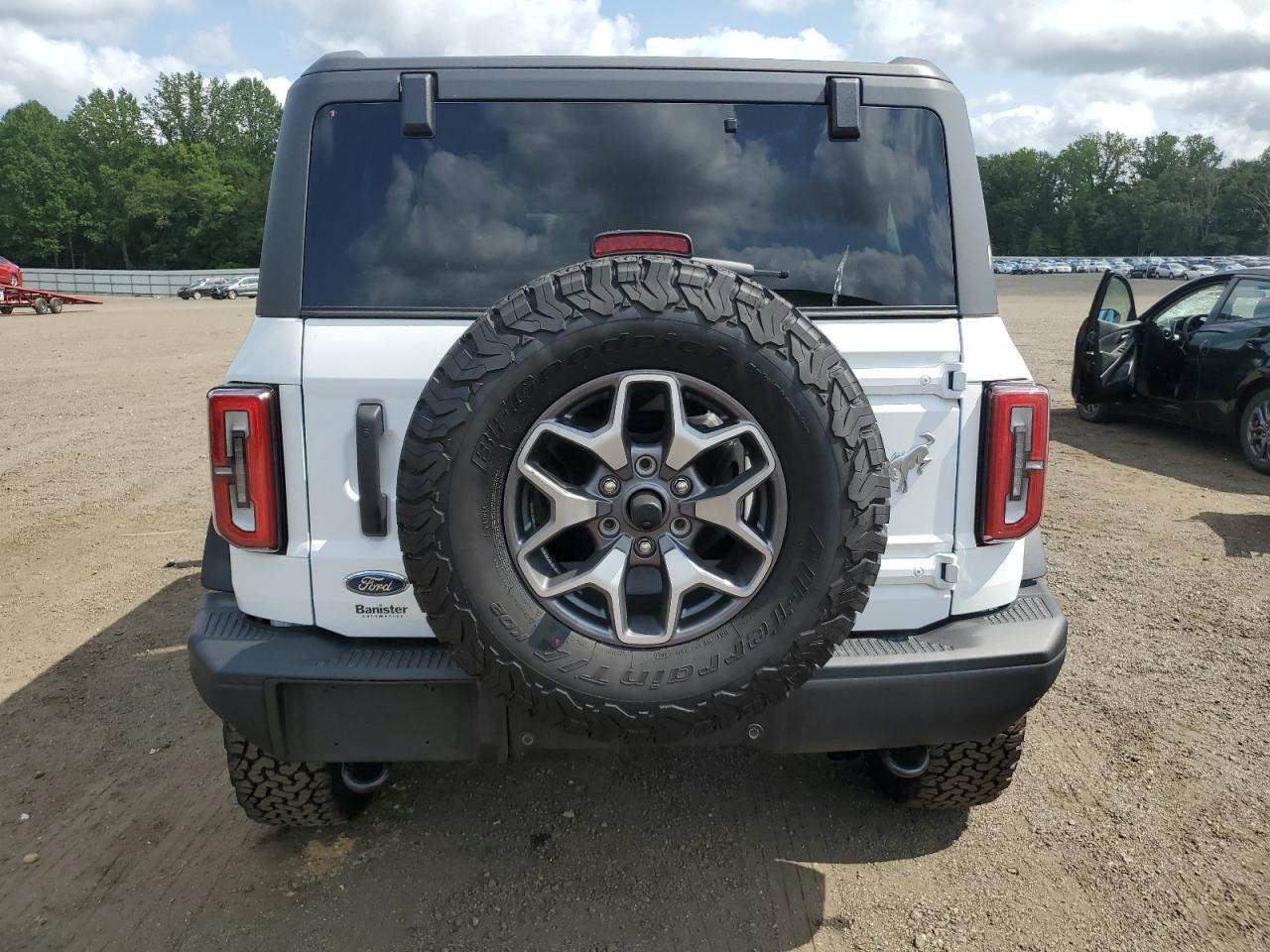 2024 Ford Bronco Badlands - Image 6