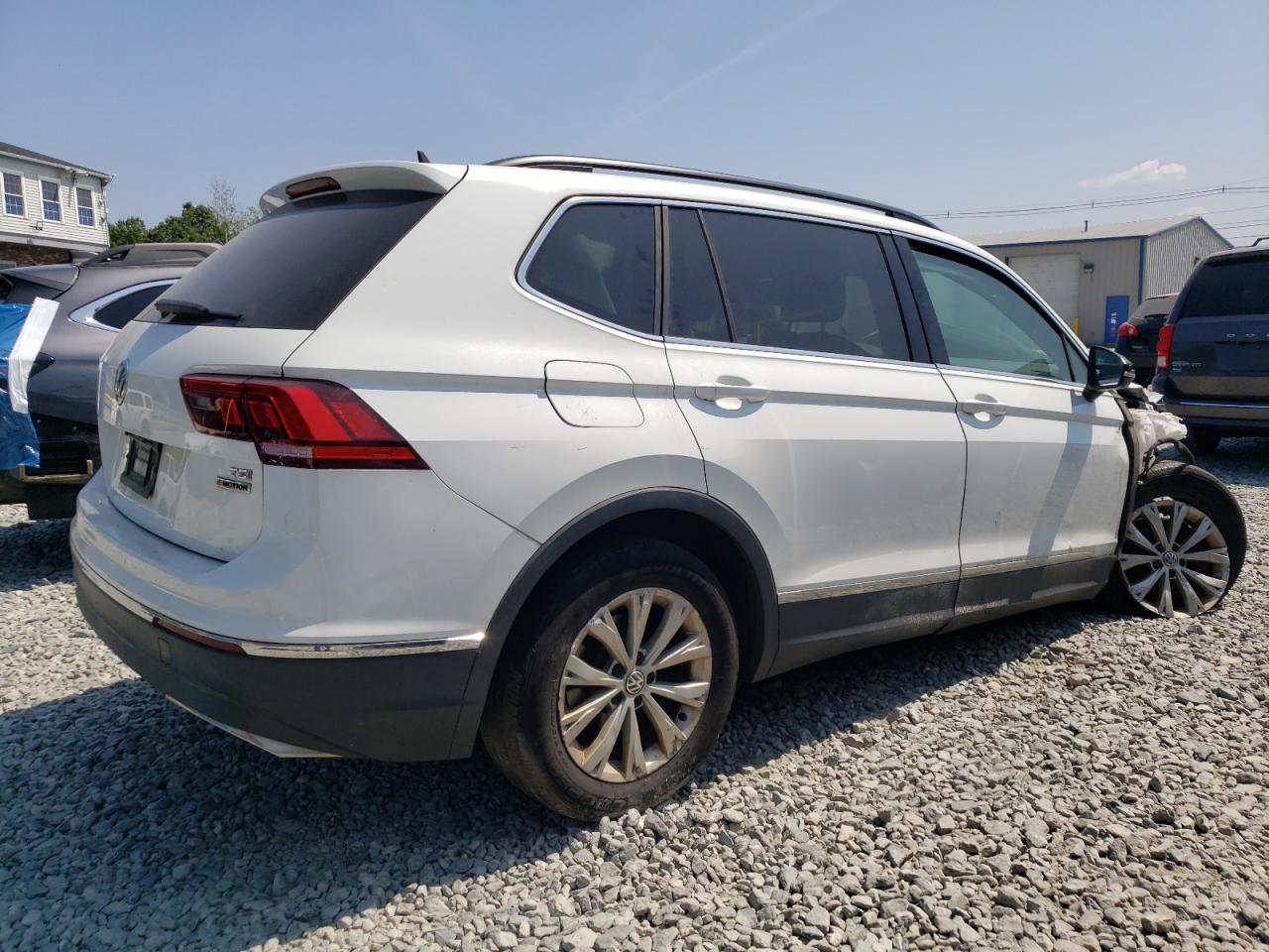 2018 Volkswagen Tiguan Se - Фото 3