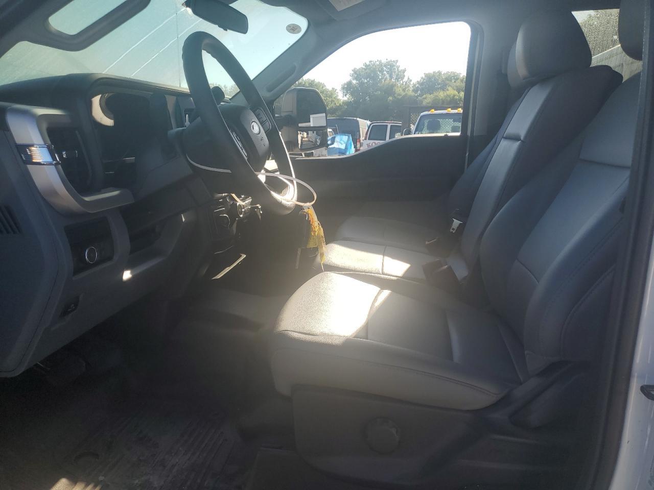 2023 Ford F550 Super Duty Super Duty - Фото 7