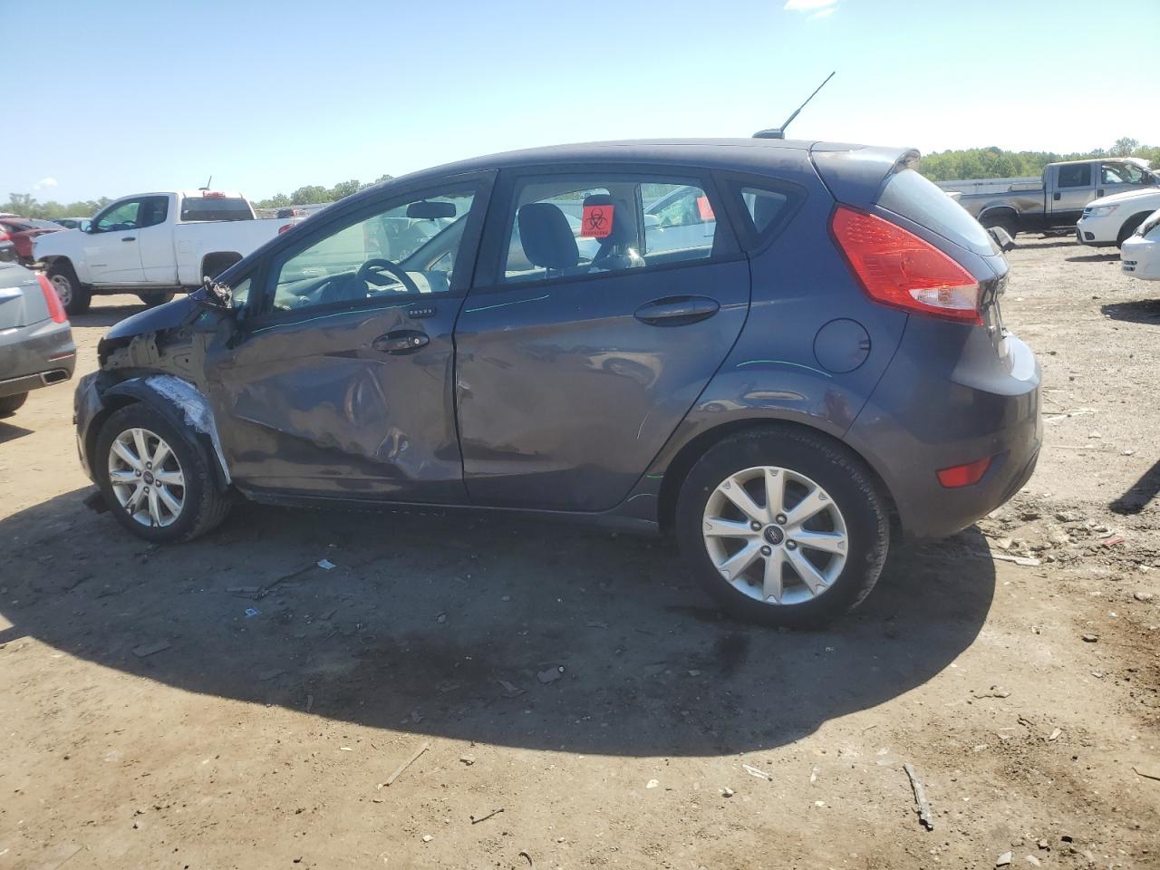 2012 Ford Fiesta Se - Фото 2