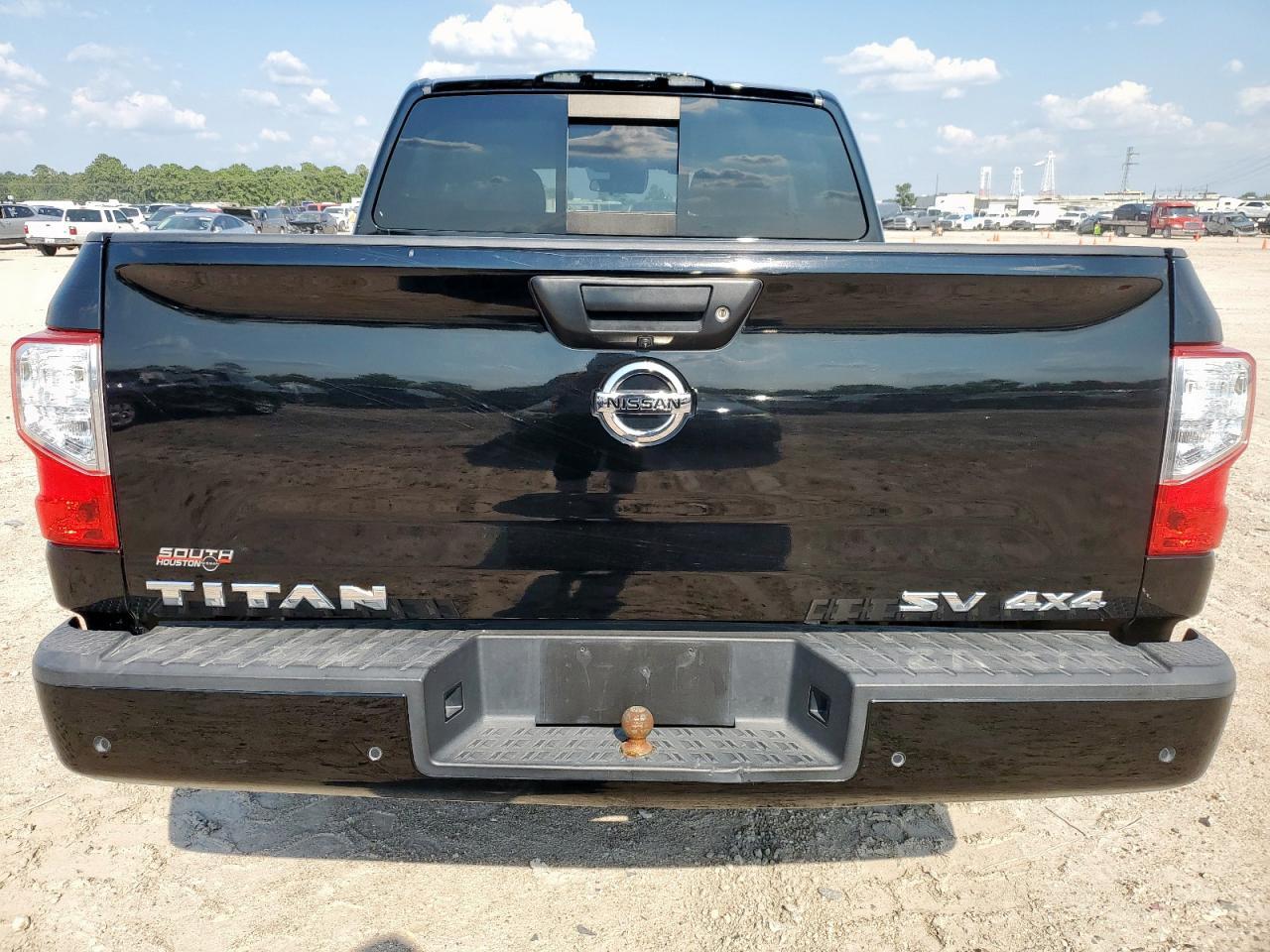 2021 Nissan Titan S - Фото 6