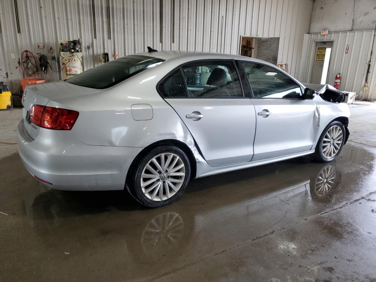 2011 Volkswagen Jetta Sel - Фото 3