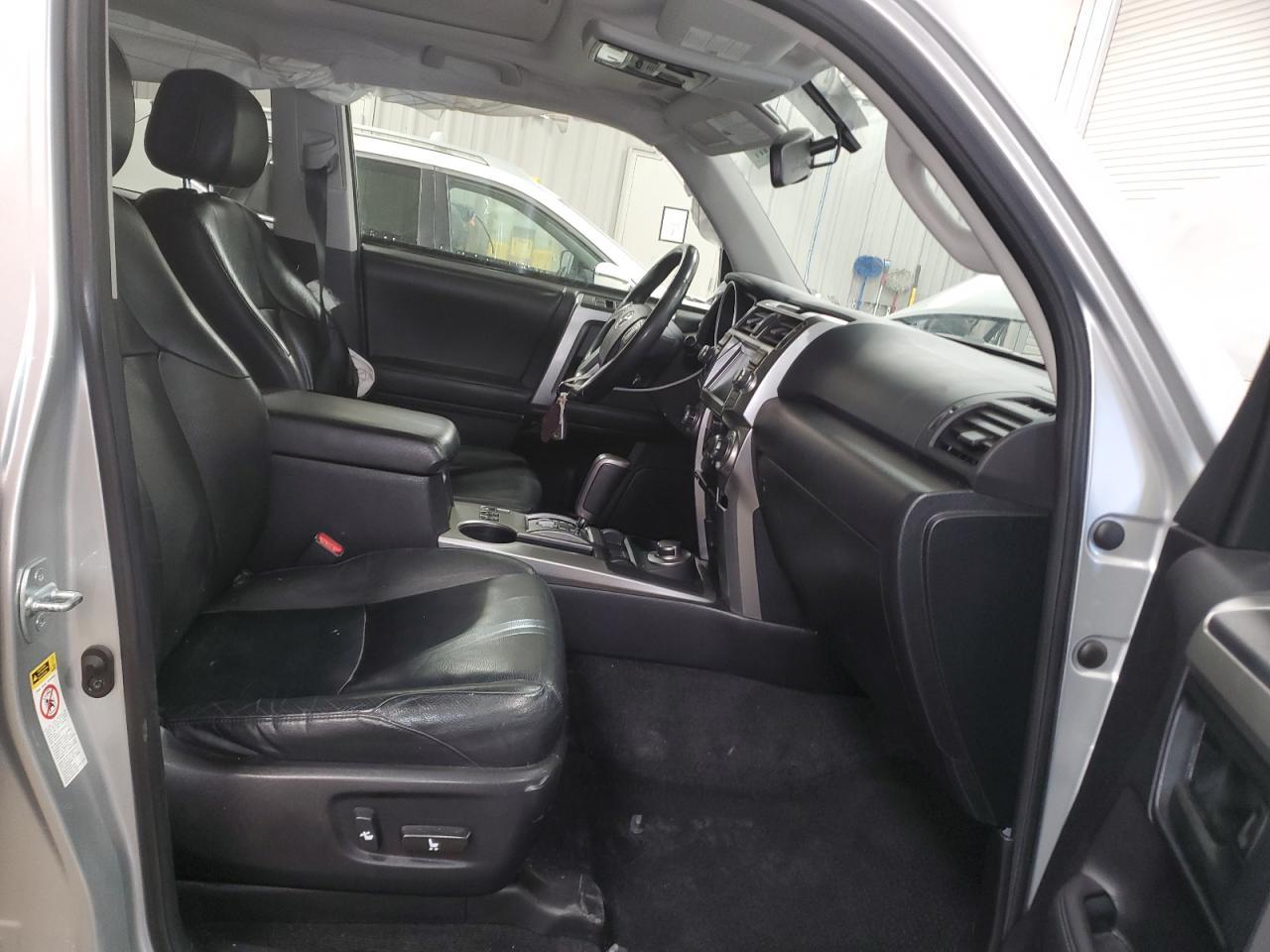 2011 Toyota 4Runner Sr5 - Image 7