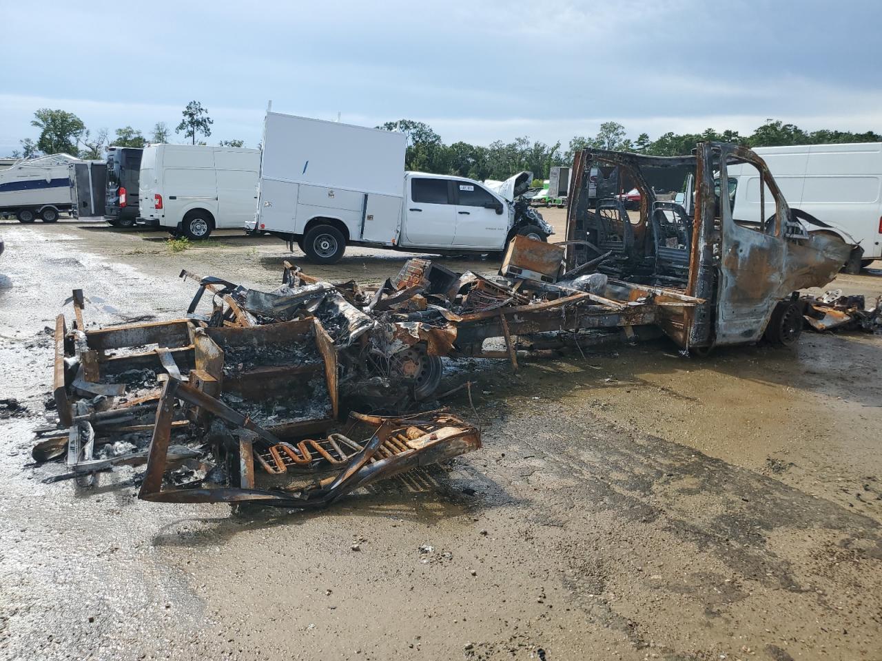 2016 Mercedes-Benz Sprinter 3500 - Image 3